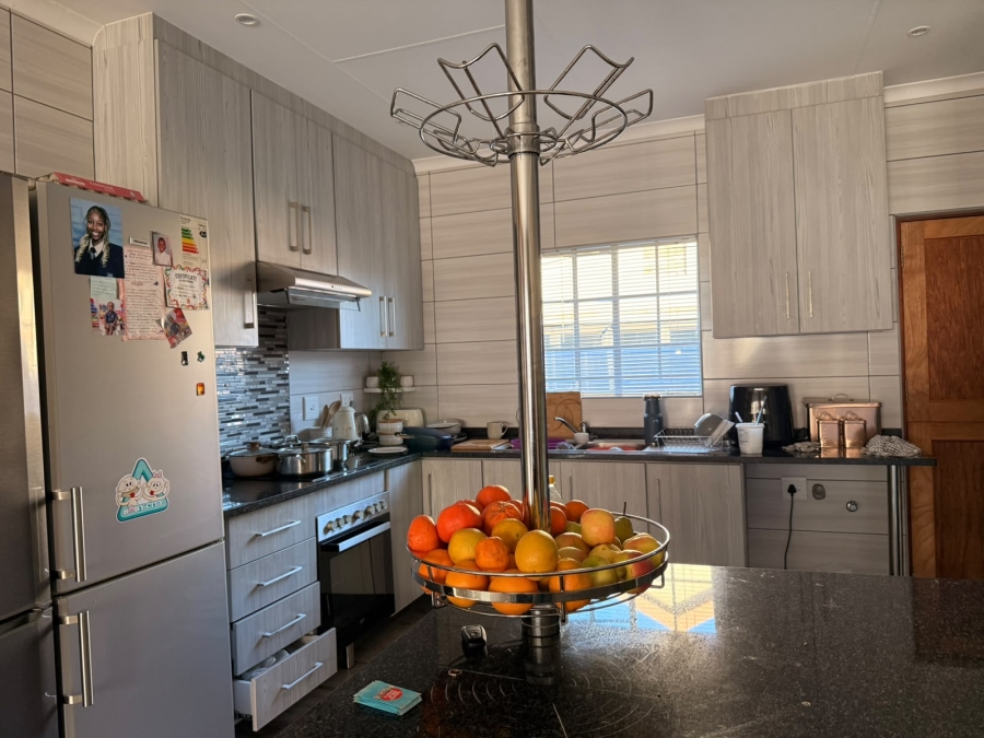 3 Bedroom Property for Sale in Waterkloof East North West